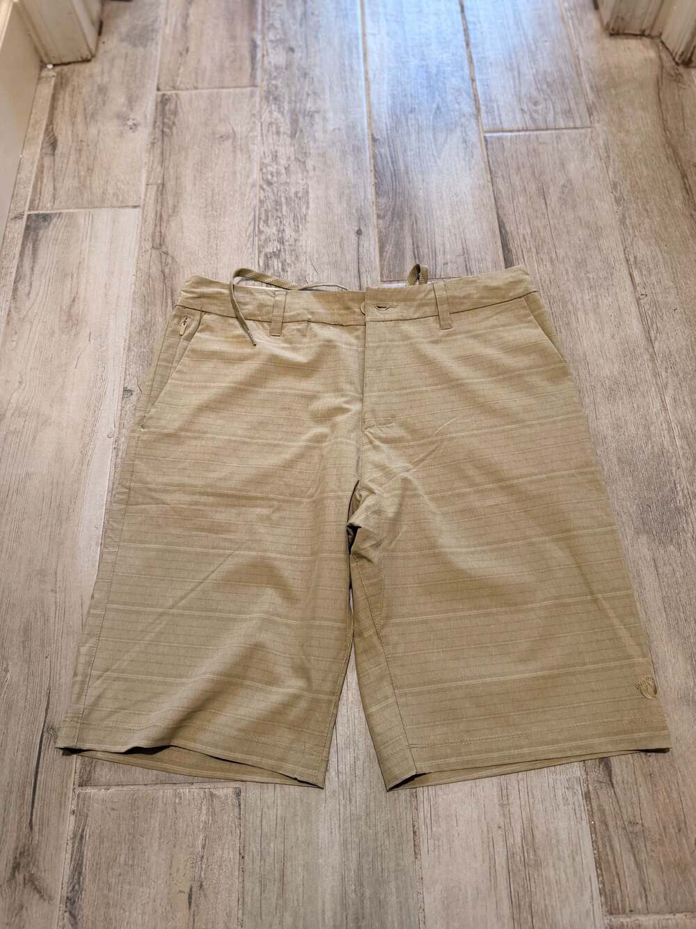 Hang Ten Men's Tan Hybrid Boardwalk Shorts Size 32 NWT